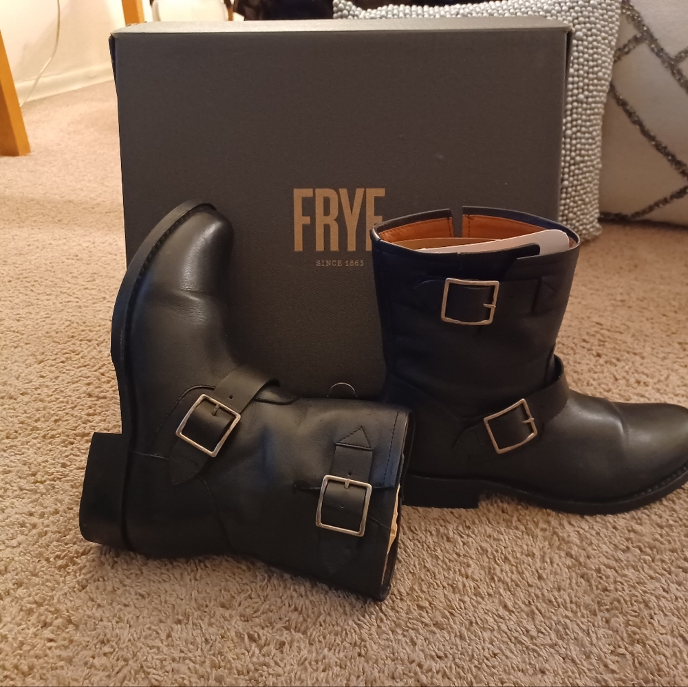 FRYE Vicki Engineer Bootie